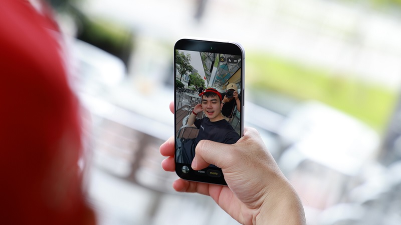 Vì sao nhiều người muốn tắt chấm cam trên iPhone 17 Pro Max?