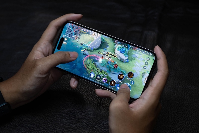 So sánh iPhone Air và iPhone 14 Pro qua khả năng chơi game