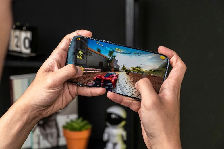 So sánh iPhone Air và iPhone 15 Plus qua khả năng chơi game