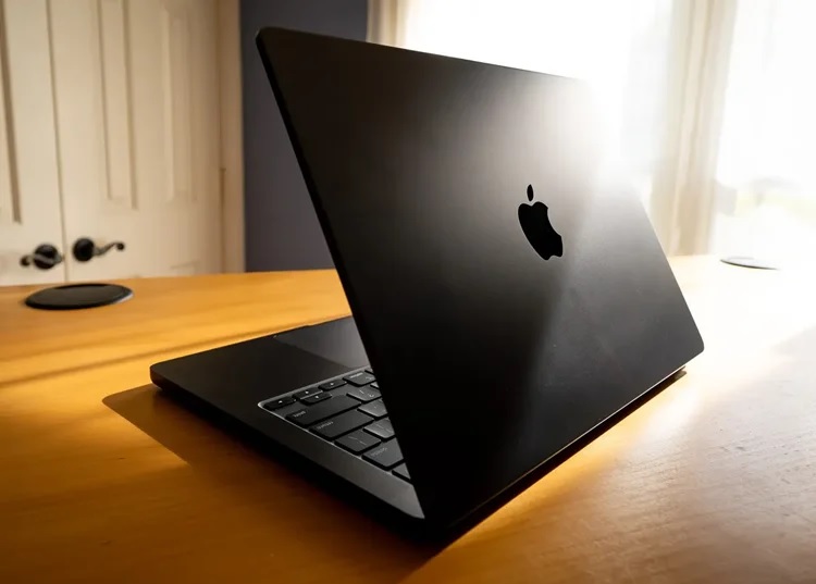 Macbook Pro M4 16 inch màu đen