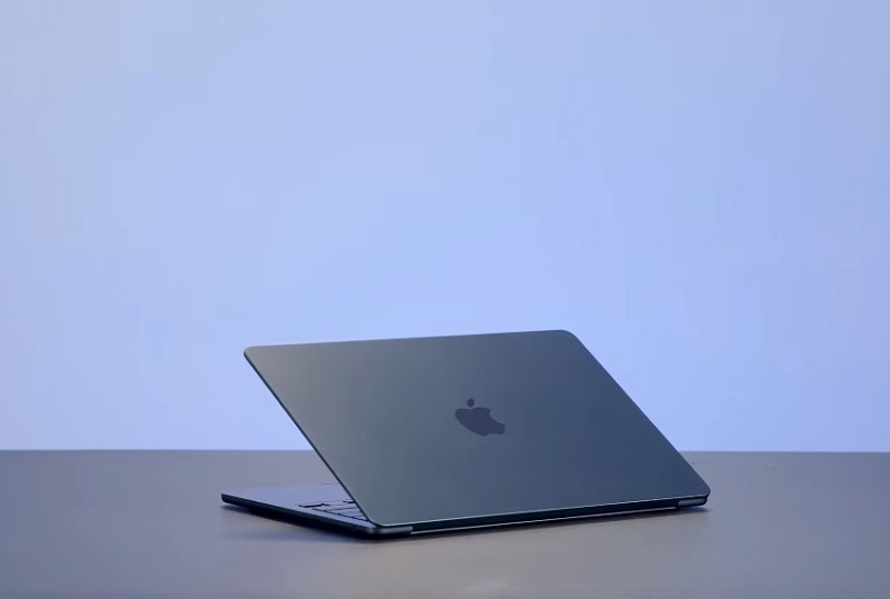 MacBook Air 13 inch 2022 M2