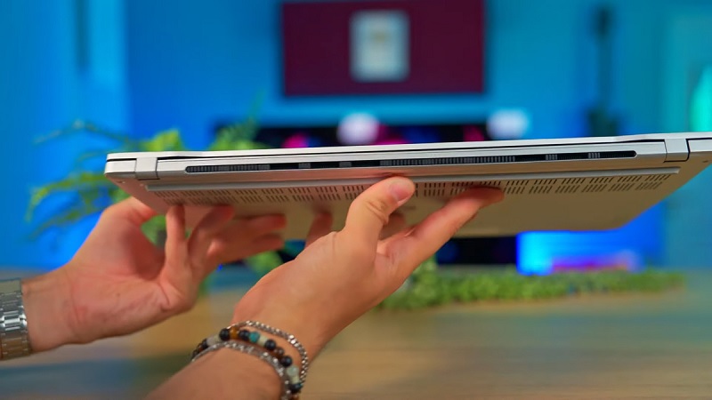 So sánh Asus Vivobook S 15 và MacBook Air M3 qua kết nối