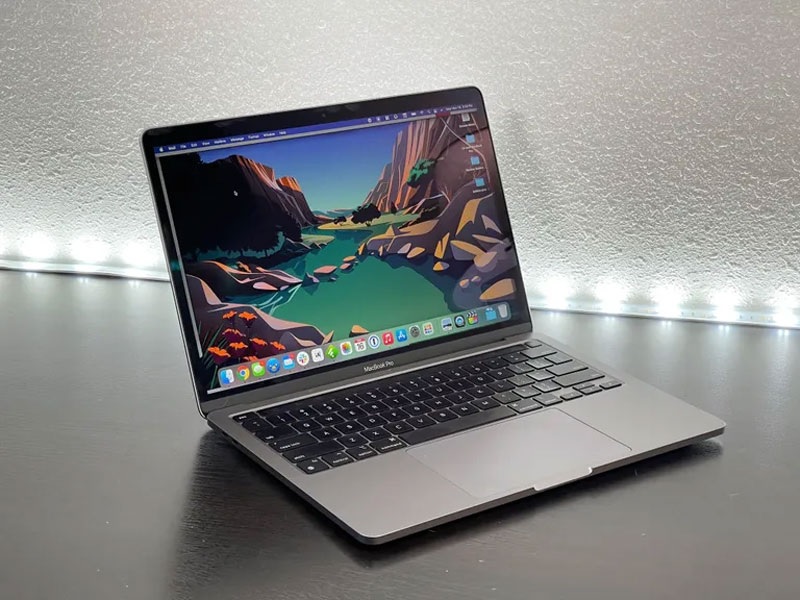 So sánh Macbook Pro M4 và Macbook Pro M1 qua pin và thời gian sử dụng pin