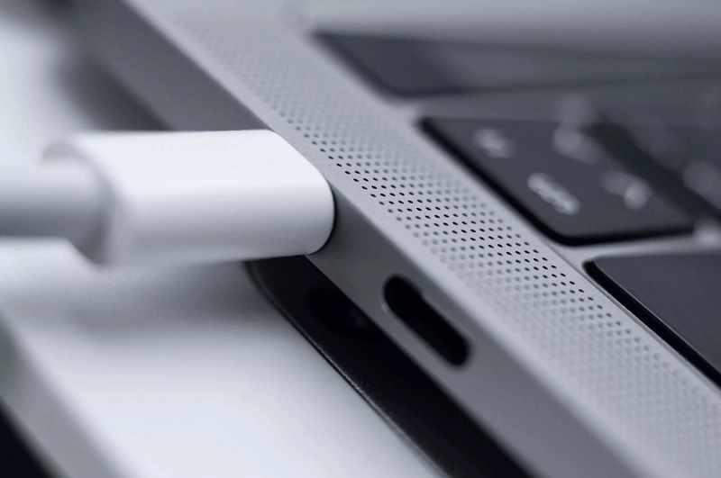 Cách sạc pin MacBook đúng cách