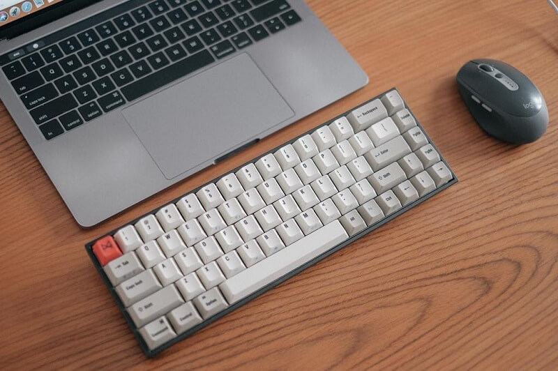 Sửa lỗi MacBook không nhập được mật khẩu bằng cách thử sử dụng bàn phím ngoài