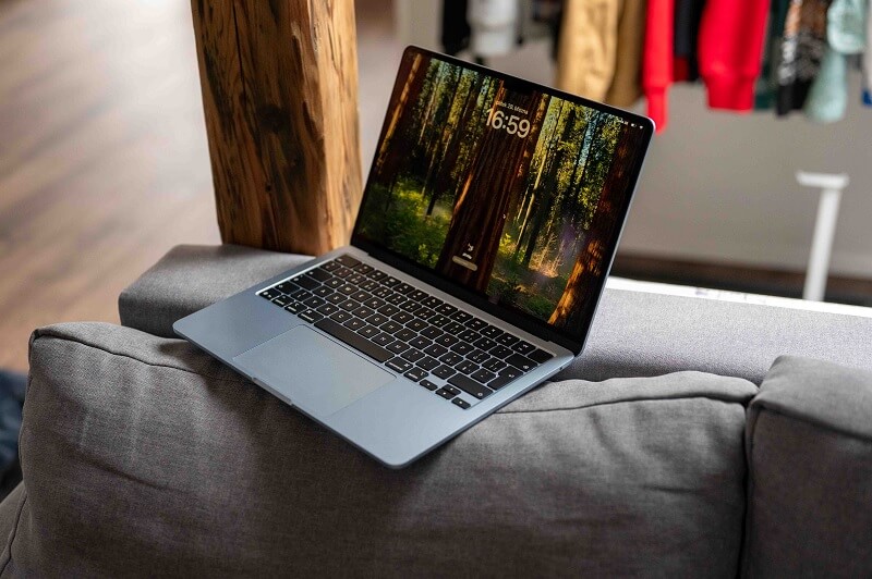 MacBook Air M4 - Macbook cho sinh viên Kinh tế tốt nhất hiện nay