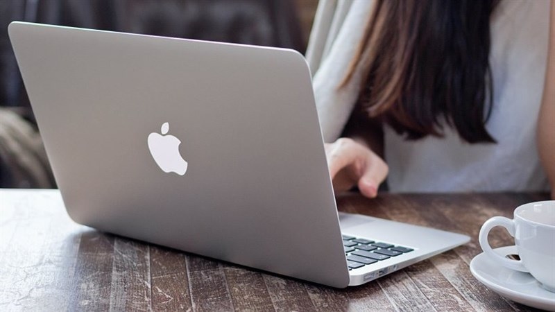 Giới thiệu laptop Windows và Macbook