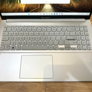 Asus Vivobook E1504GA-BQ1141W I3-N305/8GB/256GB/15.6" FHD/Win11 Bạc Cũ