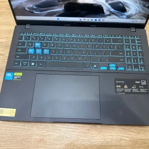 Asus Vivobook Gaming V3607VM-RP044W Core 7-240H/16G/1T/16"/RTX5060 8GB/W11 Đen Cũ