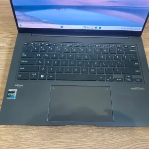 Asus Zenbook 14X UX3404VA I5-13500H/8/512GB 14.5 Inch 2.8K OLED 120Hz Touch Xanh Cũ