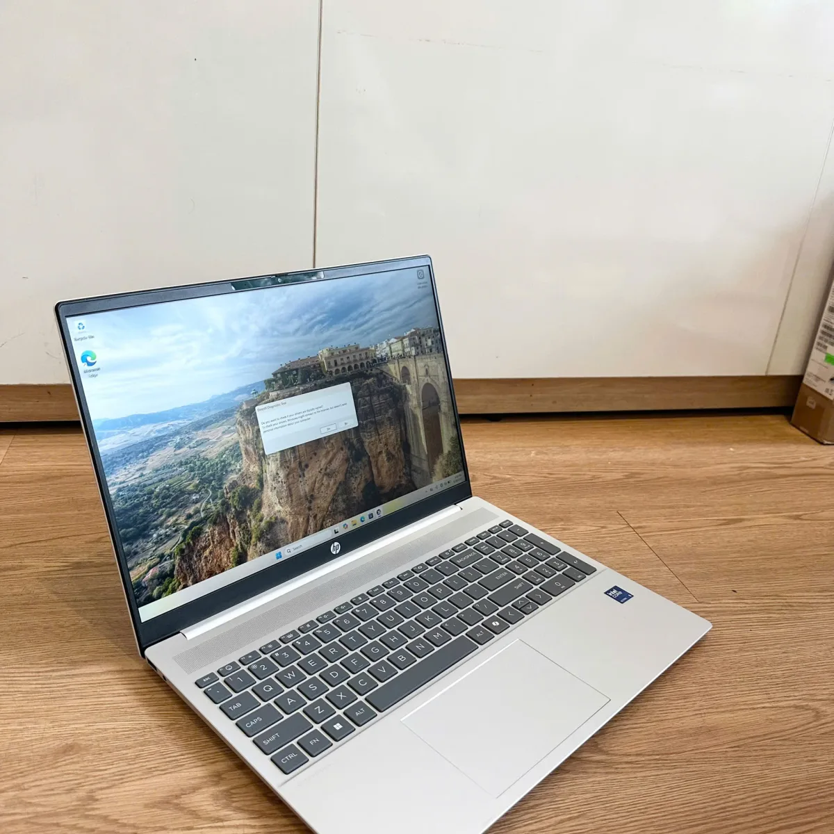 HP OmniBook 5 AI 16-af1048TU U5-225U/16GB/512GB/16"/Win11+HS24 Bạc Cũ