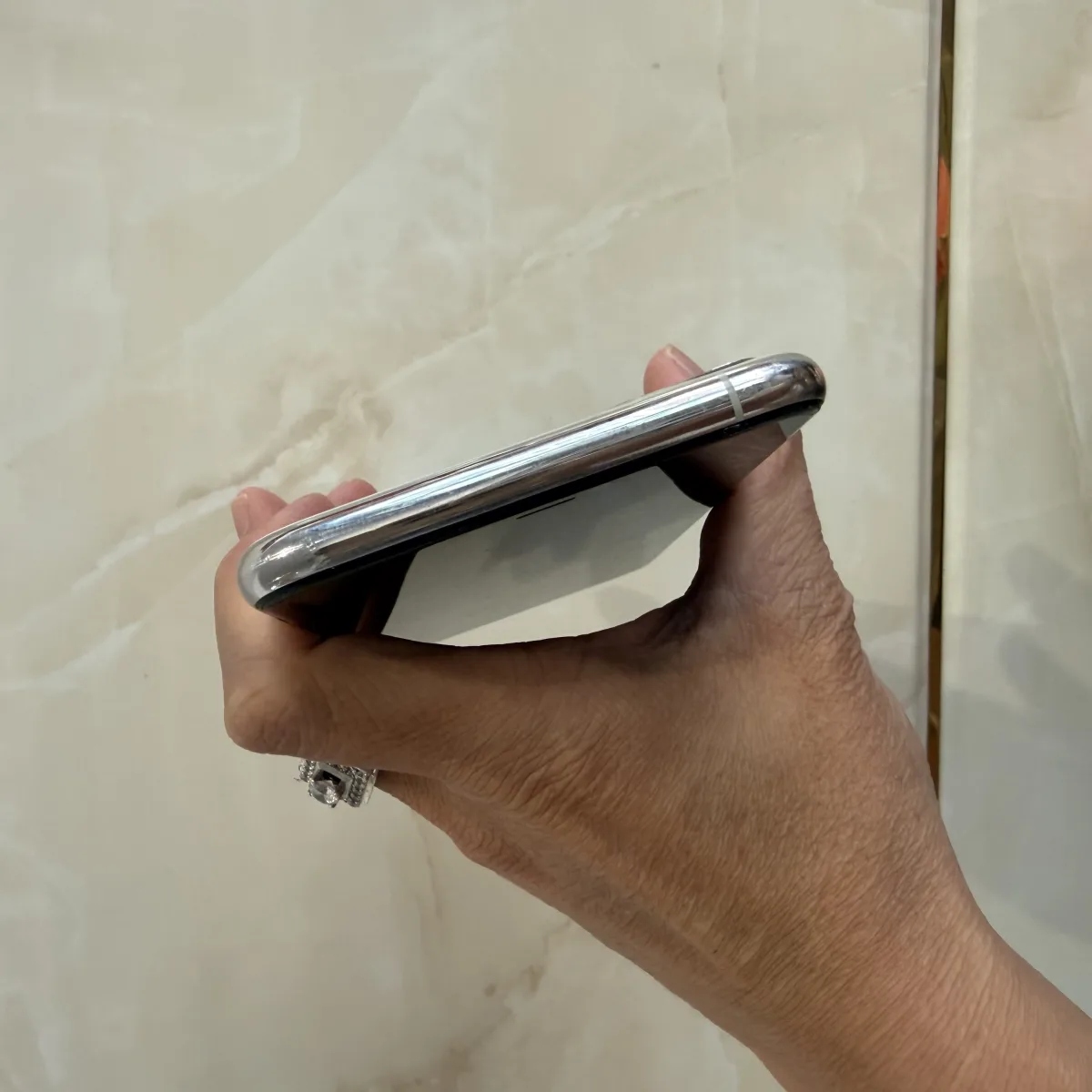 Iphone 11 Pro Max 64 Trắng Cũ