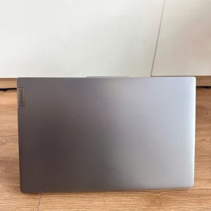 Lenovo IdeaPad Slim 3 15AMN8 AMD Ryzen 5-7520U/8/256GB Xám Cũ