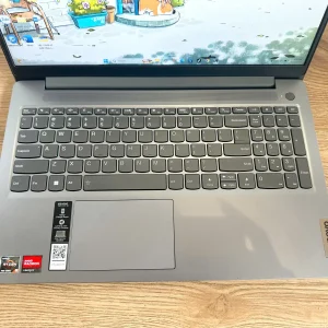 Lenovo IdeaPad Slim 3 15AMN8 AMD Ryzen 5-7520U/8/256GB Xám Cũ