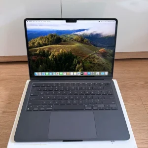 MacBook Air 13 Inch M3 8CPU-8GPU 8GB-256GB Starlight