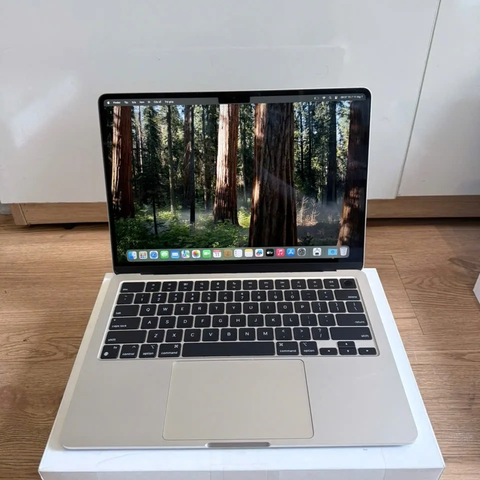 MacBook Air 13 Inch M3 8CPU-8GPU 8GB-256GB Starlight