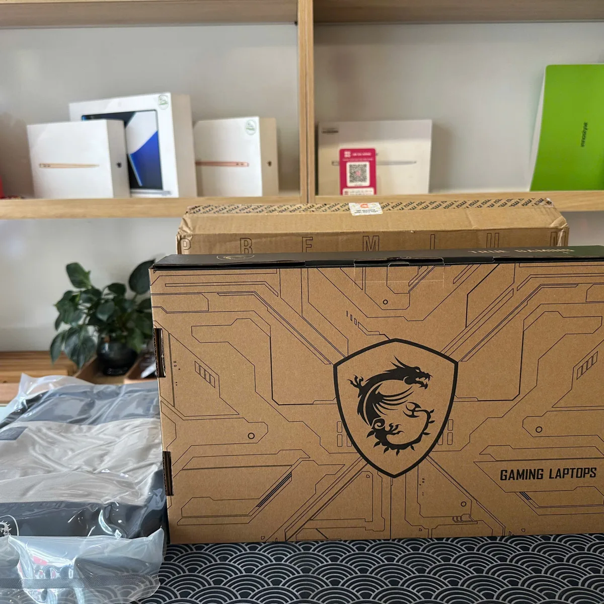MSI Gaming Crosshair 16 HX D2XWGKG-034VN U7 255HX/AI/16G/1T/16/RTX5070 8G NEW