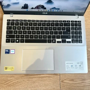 Asus Vivobook 16 X1607CA-MB990W Ultra 7-255H/AI/16GB/512GB/16"/Win11 Bạc Cũ