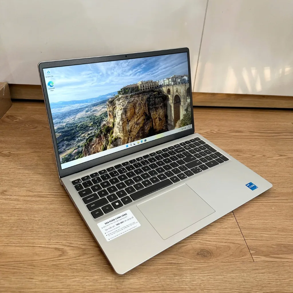 Dell 15 DC15250 I5 1334U/16GB/512GB/15.6"FHD/Win11+HS24+OS365 Bạc Cũ đẹp