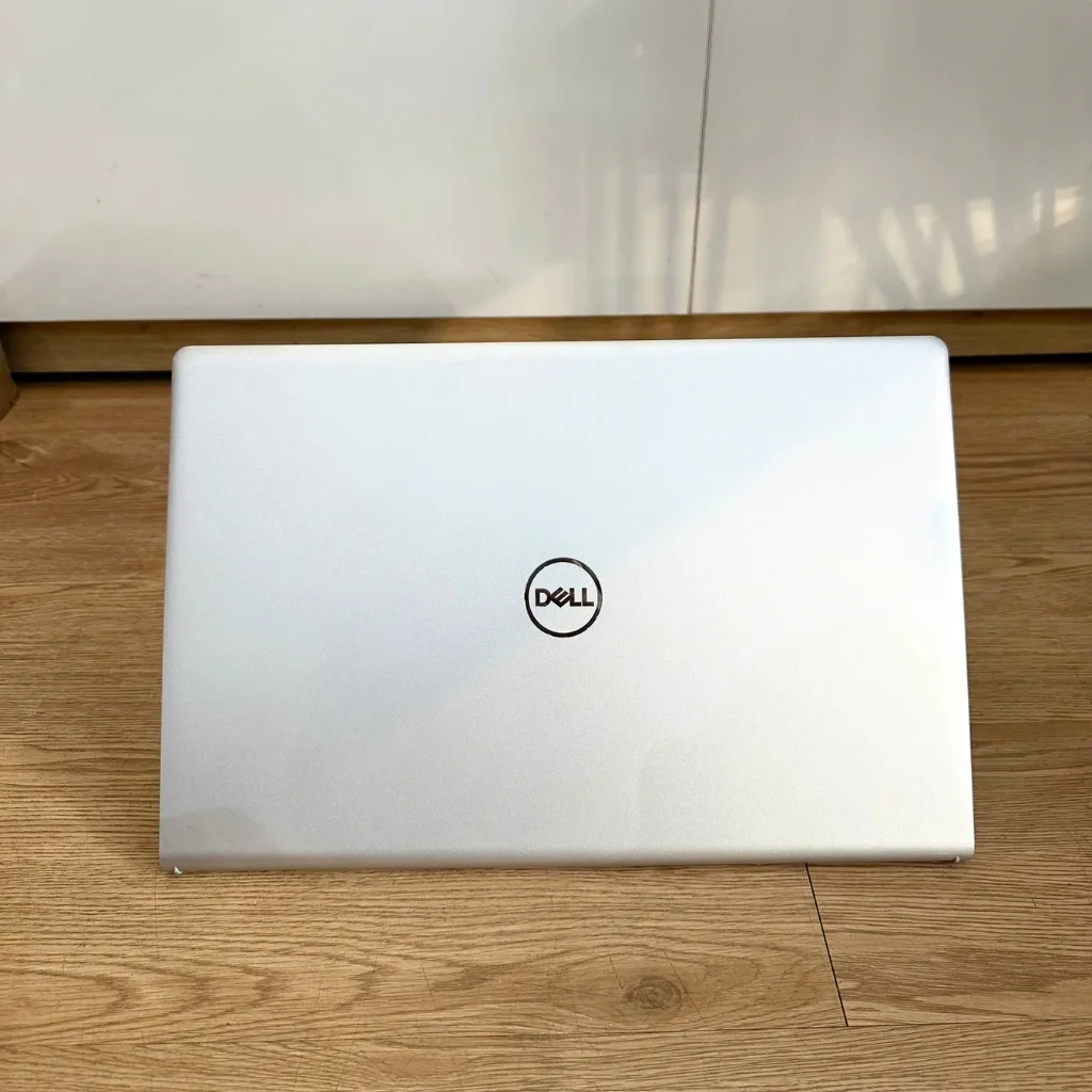Dell 15 DC15250 I5 1334U/16GB/512GB/15.6"FHD/Win11+HS24+OS365 Bạc Cũ đẹp