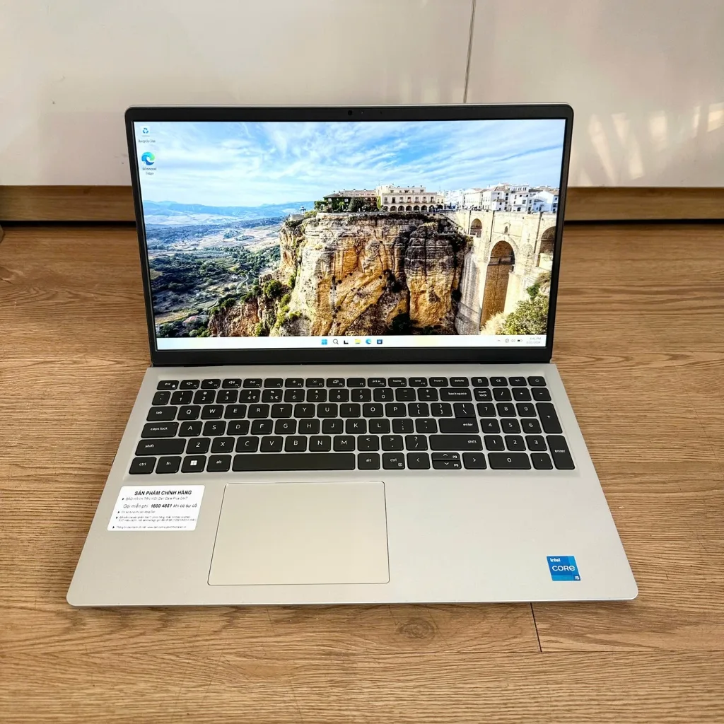 Dell 15 DC15250 I5 1334U/16GB/512GB/15.6"FHD/Win11+HS24+OS365 Bạc Cũ đẹp