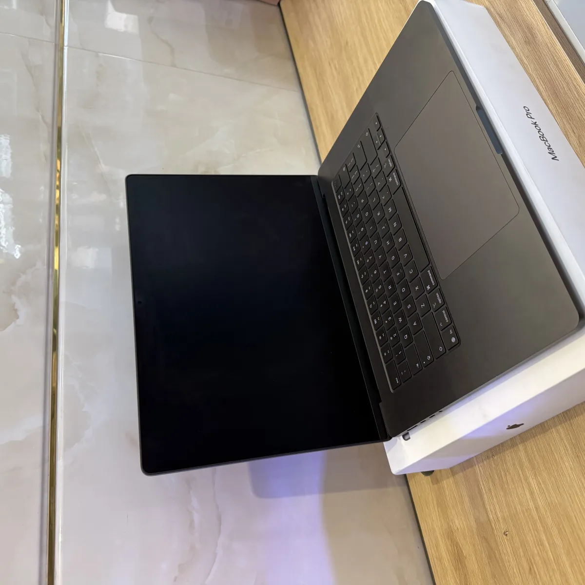 MacBook Pro 16 Inch M5 Max 2026 18CPU/40GPU - 64GB/4TB Màn Nano Đen 99%